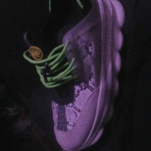 Versace chain reaction